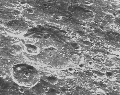 why does the moon have craters.